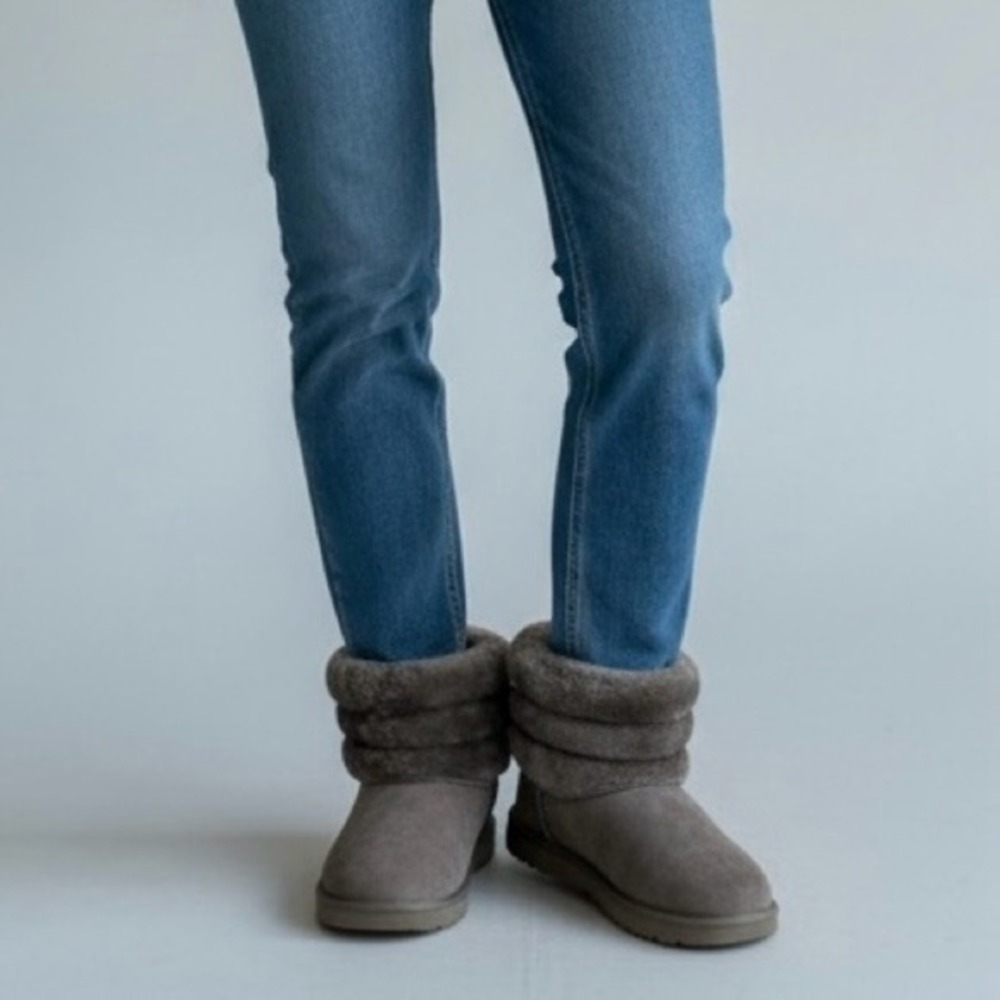 UGG Classic Ultra Mini Puffer Boot Grey Suede Sheepskin Lined Women's 7